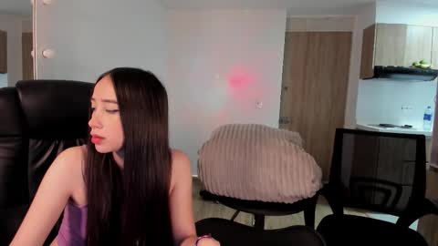 VIOLETAMIKE online show from 10/26/25, 11:53