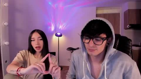 VIOLETAMIKE online show from 04/15/26, 11:16