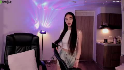 Snapshot of mikeyvioleta chatting on 05/19/26, 09:59 VIOLETAMIKE online show from 05/19/26, 09:59