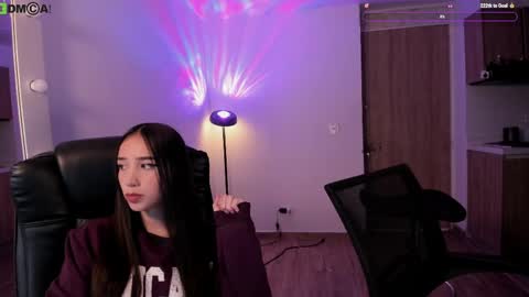 Snapshot of mikeyvioleta chatting on 05/24/26, 08:30 VIOLETAMIKE online show from 05/24/26, 08:30