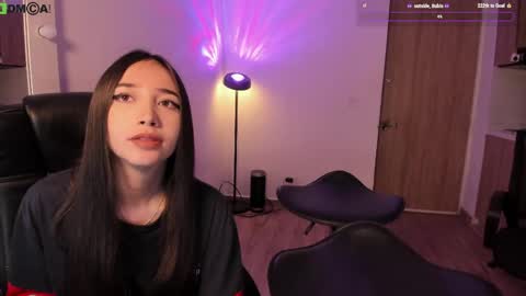 Snapshot of mikeyvioleta chatting on 05/26/26, 10:33 VIOLETAMIKE online show from 05/26/26, 10:33