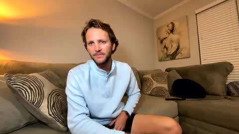 Snapshot of mikeywhite123 chatting on 12/02/24, 02:42 mikeywhite123 online show from 12/02/24, 02:42