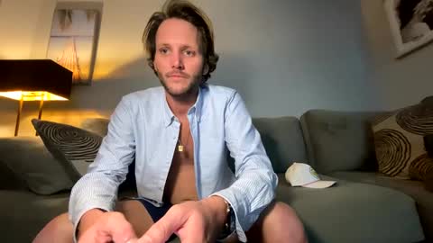 Snapshot of mikeywhite123 chatting on 01/26/25, 11:06 mikeywhite123 online show from 01/26/25, 11:06