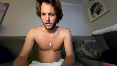 Snapshot of mikeywhite123 chatting on 03/11/25, 06:00 mikeywhite123 online show from 03/11/25, 06:00