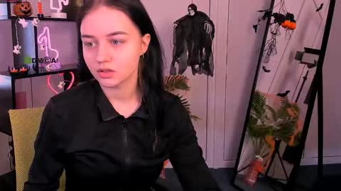 Snapshot of miki_ti chatting on 11/01/25, 09:22 miki_ti online show from 11/01/25, 09:22