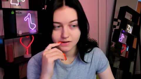 Snapshot of miki_ti chatting on 11/19/25, 12:16 miki_ti online show from 11/19/25, 12:16