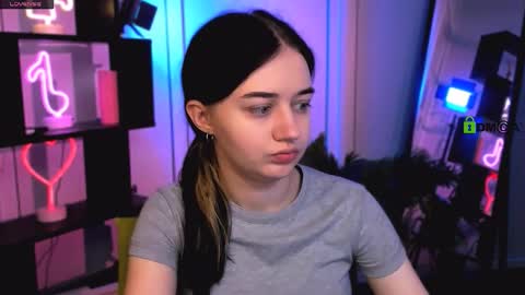 Snapshot of miki_ti chatting on 12/16/25, 05:45 miki_ti online show from 12/16/25, 05:45