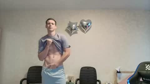 Snapshot of mikimaus0101 chatting on 07/06/26, 12:24 Michael online show from 07/06/26, 12:24