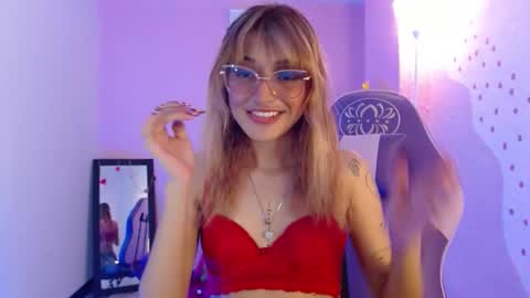 Snapshot of mikka_ela chatting on 09/13/25, 02:39 Mikka 3 online show from 09/13/25, 02:39