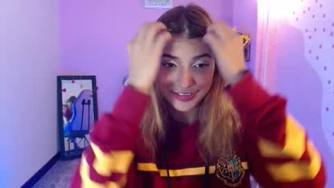Snapshot of mikka_ela chatting on 10/06/25, 01:30 Mikka 3 online show from 10/06/25, 01:30