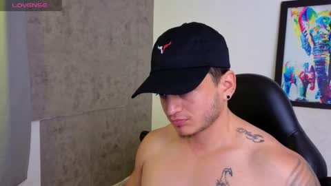 Snapshot of mikke_love chatting on 05/23/26, 01:04 MIKKE online show from 05/23/26, 01:04