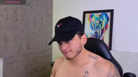 Snapshot of mikke_love chatting on 05/30/26, 01:19 MIKKE online show from 05/30/26, 01:19