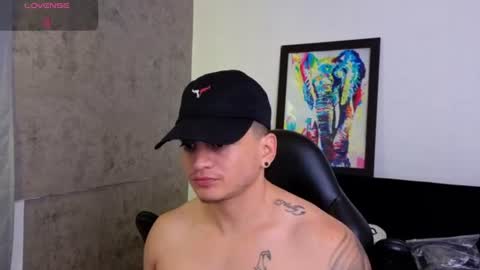 Snapshot of mikke_love chatting on 06/21/26, 02:52 MIKKE online show from 06/21/26, 02:52