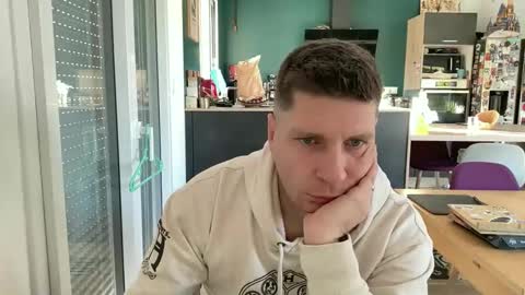 miklp8463 online show from 02/06/26, 08:18