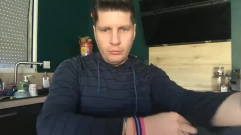 miklp8463 online show from 02/27/26, 12:38