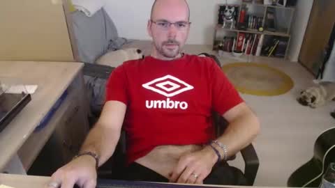 Snapshot of mikmik91 chatting on 10/30/25, 04:30 mikmik91 online show from 10/30/25, 04:30