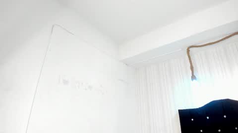 Snapshot of miku_katsuragi chatting on 09/30/25, 01:43   miku katsuragi  online show from 09/30/25, 01:43