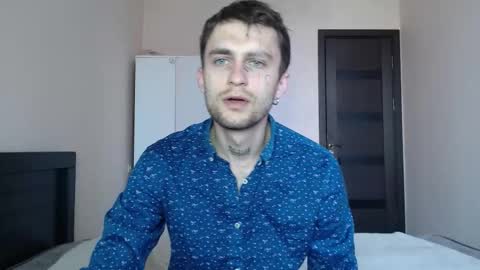 Snapshot of mikw63 chatting on 03/21/26, 06:18 Sin online show from 03/21/26, 06:18