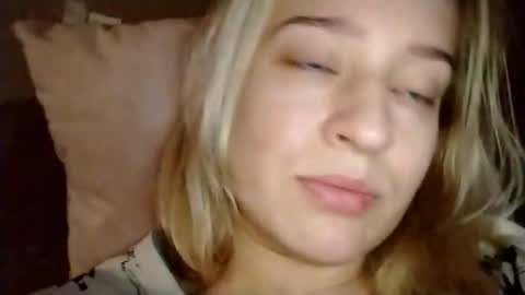 Mila 420 online show from 12/19/25, 11:39