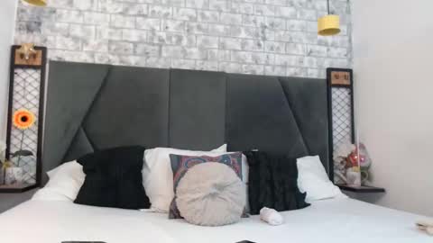 mila_adamss online show from 01/09/26, 10:51