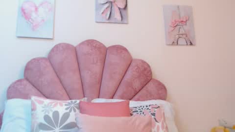Snapshot of mila_adamss chatting on 05/24/26, 10:31 mila_adamss online show from 05/24/26, 10:31