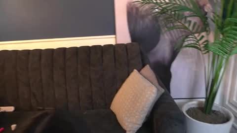 Mila and Nia  online show from 04/01/26, 04:02