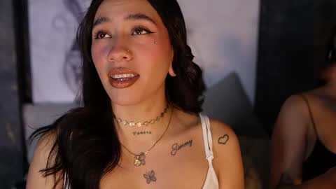 Mila and Nia  online show from 05/02/26, 04:39