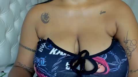 Snapshot of mila_bigboobs chatting on 12/14/24, 04:09 mila online show from 12/14/24, 04:09