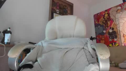 Snapshot of mila_dash chatting on 10/02/25, 11:50 Mila Dash online show from 10/02/25, 11:50