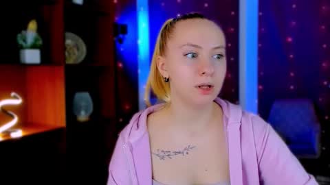 mila_glow online show from 02/25/26, 06:12