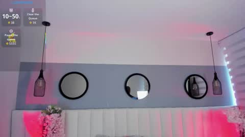 mila_hank online show from 09/09/25, 12:15