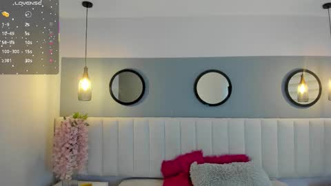 mila_hank online show from 11/03/25, 12:28