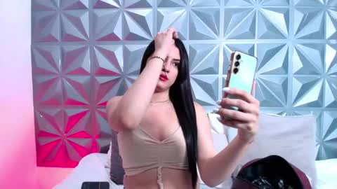 mila_heart online show from 10/08/25, 08:06