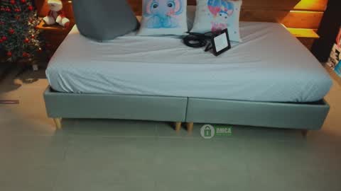 Milena  online show from 11/26/25, 11:11