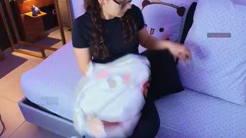 Milena  online show from 03/24/26, 11:15