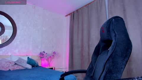 Snapshot of mila_kinor chatting on 01/15/25, 10:49 mila_kinor online show from 01/15/25, 10:49