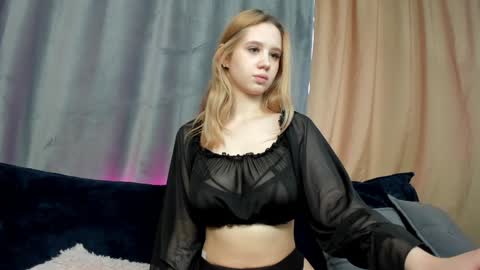 Snapshot of mila_kinor chatting on 01/19/25, 09:11 mila_kinor online show from 01/19/25, 09:11