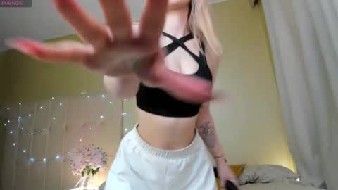 Snapshot of mila_kinor chatting on 02/02/25, 07:20 mila_kinor online show from 02/02/25, 07:20