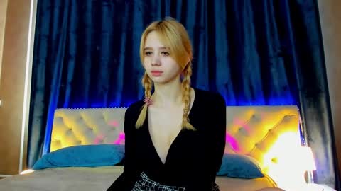 Snapshot of mila_kinor chatting on 02/24/25, 04:49 mila_kinor online show from 02/24/25, 04:49