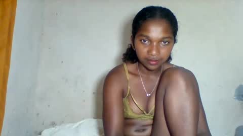 mila_lunah online show from 03/19/26, 06:56