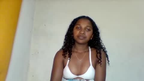 Snapshot of mila_lunah chatting on 04/26/26, 06:27 mila_lunah online show from 04/26/26, 06:27