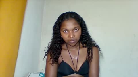 Snapshot of mila_lunah chatting on 05/01/26, 01:43 mila_lunah online show from 05/01/26, 01:43