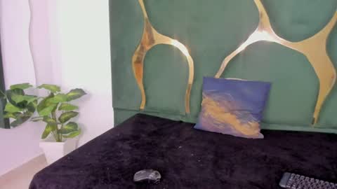 Snapshot of mila_petiteasm chatting on 06/15/26, 12:51 mila_petiteasm online show from 06/15/26, 12:51
