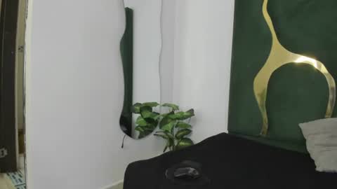 Snapshot of mila_petiteasm chatting on 06/27/26, 12:33 mila_petiteasm online show from 06/27/26, 12:33