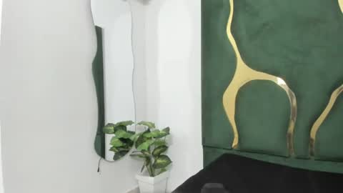 Snapshot of mila_petiteasm chatting on 07/06/26, 12:13 mila_petiteasm online show from 07/06/26, 12:13