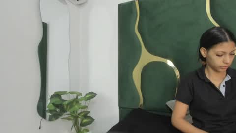 Snapshot of mila_petiteasm chatting on 07/09/26, 12:20 mila_petiteasm online show from 07/09/26, 12:20