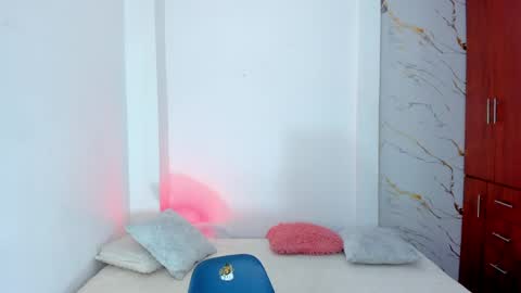 Snapshot of mila_rose1 chatting on 05/06/26, 12:52 martina online show from 05/06/26, 12:52