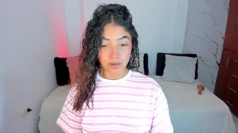 Snapshot of mila_rose1 chatting on 05/28/26, 01:47 martina online show from 05/28/26, 01:47