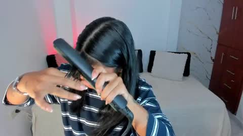 Snapshot of mila_rose1 chatting on 06/05/26, 03:57 martina online show from 06/05/26, 03:57