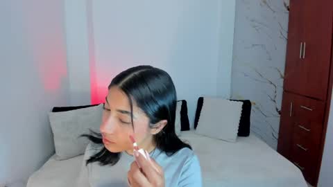 Snapshot of mila_rose1 chatting on 06/08/26, 04:57 martina online show from 06/08/26, 04:57